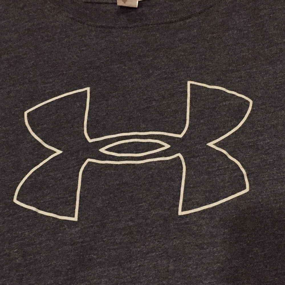 Size small fitted under Armour T-shirt - Picture 2 of 6